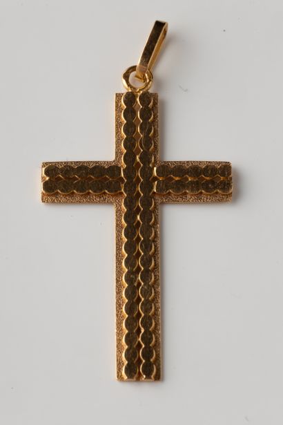 Cross in yellow gold (750 thousandths). Eagle...