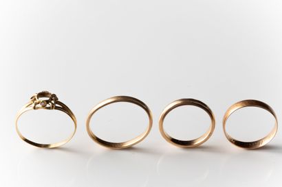 Lot of worn jewelry in yellow gold (750 thousandths):
-...