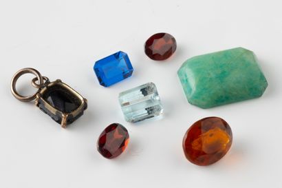 Lot of stones including: One rectangular...