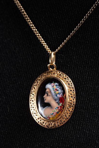 * Set with wear in yellow gold (750 thousandths):
-...