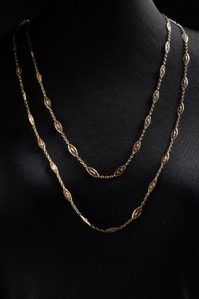 Long sautoir necklace with alternating chain...