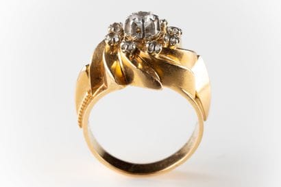 Tourbillon or spiral ring in platinum (850...