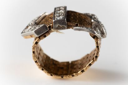 Bague « ceinture », l’anneau souple en maille...