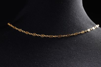 Yellow gold (750 thousandths) filigree mesh...