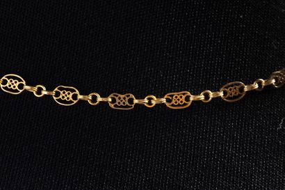 Yellow gold (750 thousandths) filigree mesh...