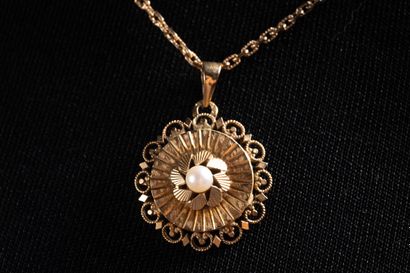 2 pieces of jewelry in yellow gold (750 thousandths)
-...