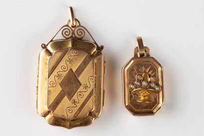 2 pendentifs souvenir ouvrant en or jaune...