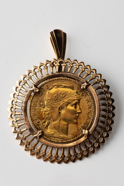 Pendant adorned with a 20 franc Marianne...