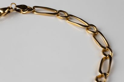 Bracelet maille cheval alternée d’un maillon...