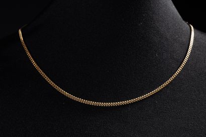 Curb chain in yellow gold (750 thousandths)....
