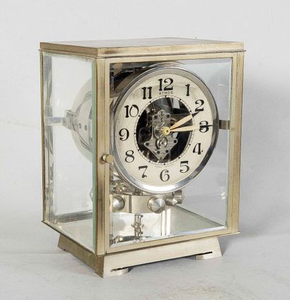 Jean Léon REUTTER (1899-1971) 
 PENDULE modèle...