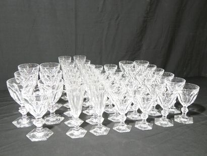 BACCARAT 
Partie de service de verre, modèle...