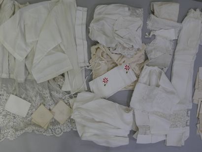 Set of sacred linens including 2 vanes, 2...