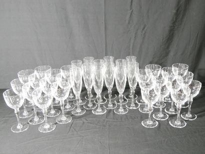 Partie de service de verres en cristal de...