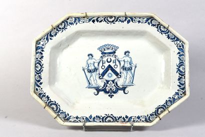 CLERMONT-FERRAND - 

Grand plat octogonal...