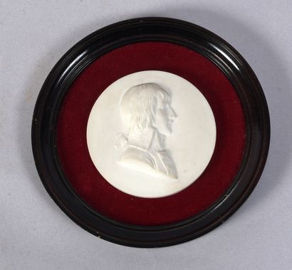 SEVRES, XIXe 
Profil de Napoléon Bonaparte...