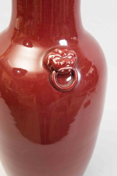 CHINA - 20th century
Large baluster vase...