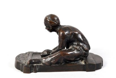 VIETNAM - Circa 1900
Bronze group with brown...