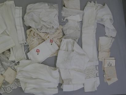 Set of sacred linens including 2 vanes, 2...