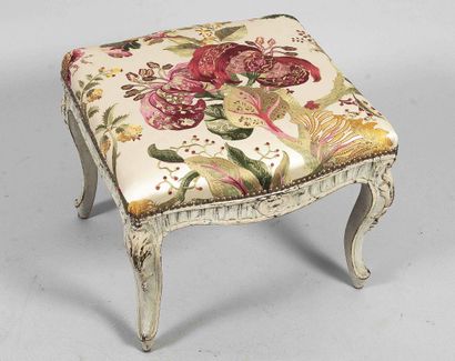 Stool in moulded wood, carved and relacquered,
...