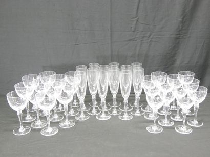 Partie de service de verres en cristal de...