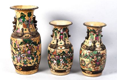 CHINA, 19th century
Set of three Nanking...