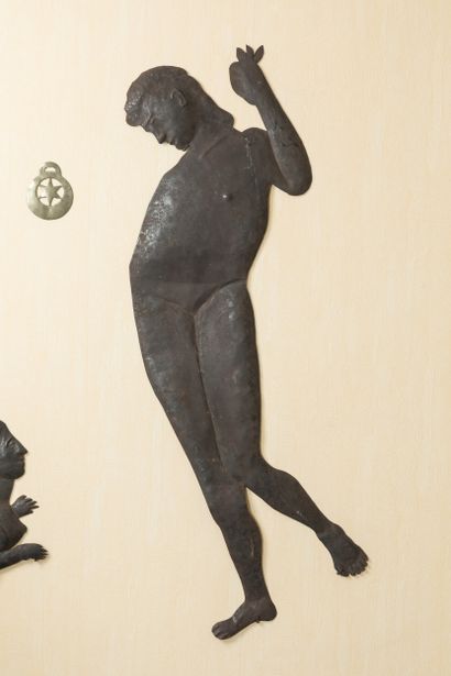 Profil homme nu en tôle acier
haut : 113...