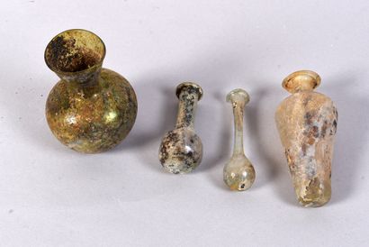 Set comprising three balsamaires with spherical...
