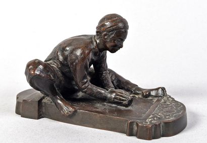 VIETNAM - Circa 1900
Bronze group with brown...