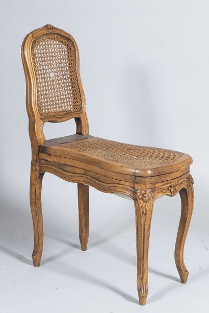Chaise percée pour bidet en bois sculpté,...
