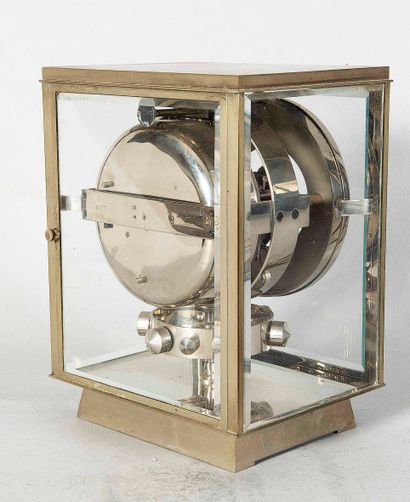 Jean Léon REUTTER (1899-1971) 
 PENDULE modèle...