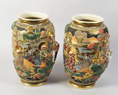 JAPAN, 20th century
Pair of porcelain Satsuma...