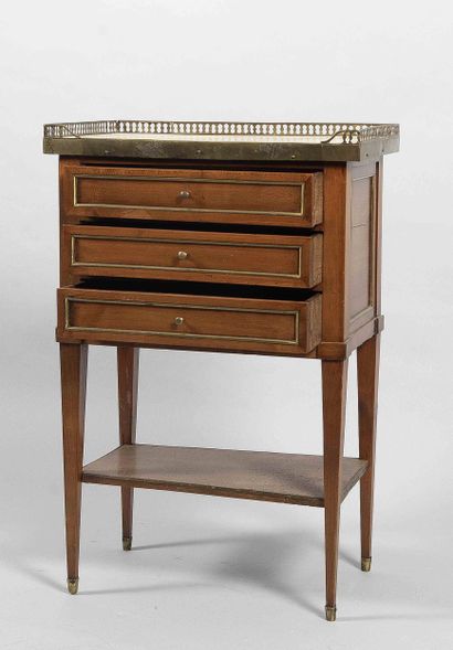 Quadrangular-shaped chiffonière table in...