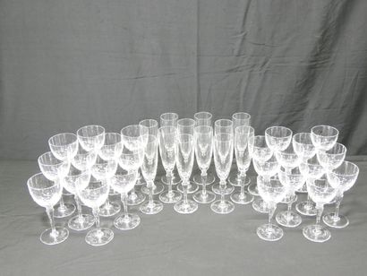 Partie de service de verres en cristal de...