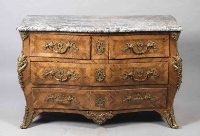 Curved-front chest of drawers in wood and...