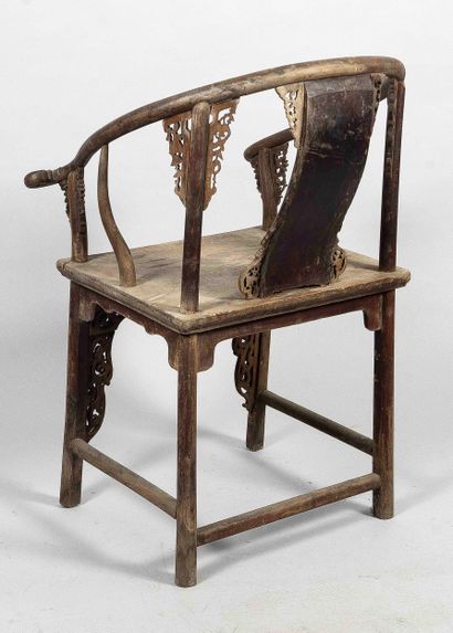 CHINA - Circa 1900
Wooden horseshoe-shaped...