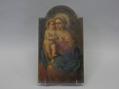 Late 17th century school,
Virgin and Child,
curved...