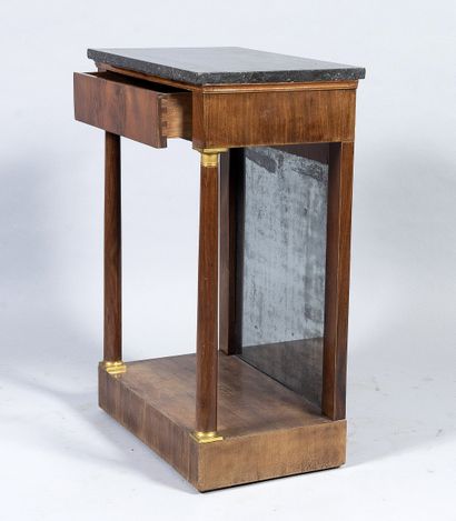 Console en bois et placage d'acajou à colonnes...