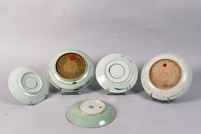 CHINA - 19th century
Set including:
- red...