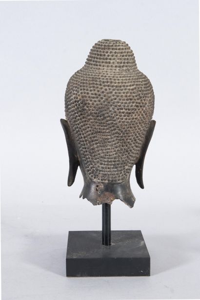 Southeast Asian head in bronze. Thai work,...