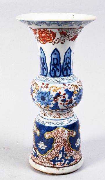 CHINA - 20th century
Blue, red and gold 