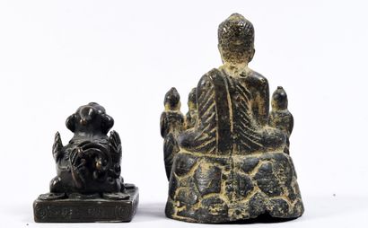 CHINA - 20th century
Set comprising a small...