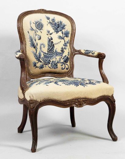 Cabriolet-backed armchair in molded wood,...