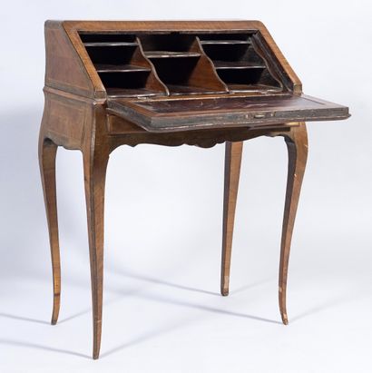 Small sloping desk in veneer and cube marquetry...