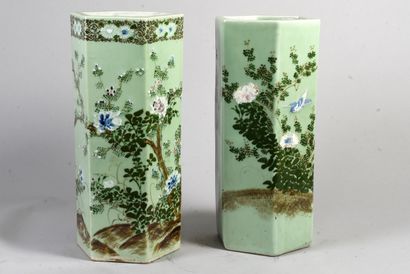 Pair of Chinese porcelain umbrella stands...
