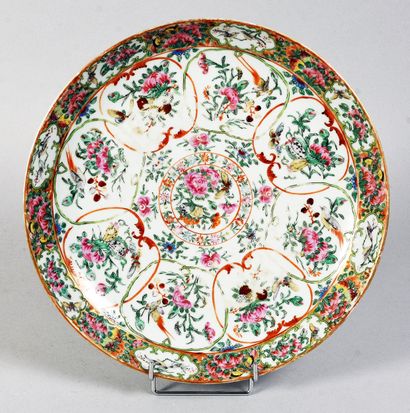CHINA, Canton - Early 20th century
Polychrome...