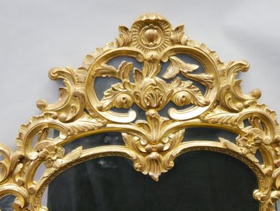 Miroir à parcloses de style Louis XV en bois...