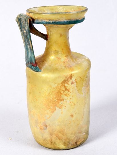 Carafe with cylindrical body, topped by a...