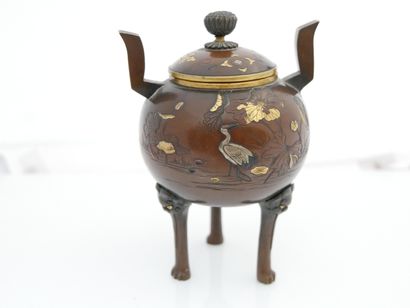 JAPAN - MEIJI period (1868 - 1912)
Tripod...