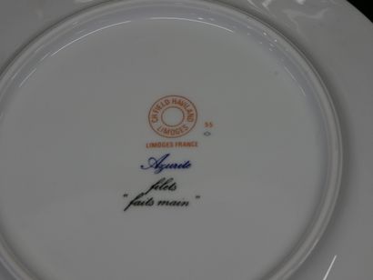 Partie de service de vaisselle en porcelaine...